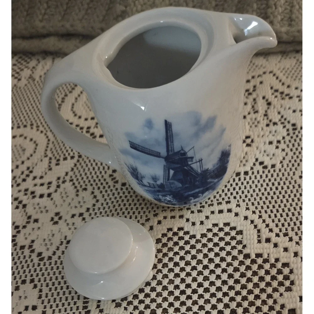 Delft - Blauw Made in Holland Individual Tea Pot Hand Decorated